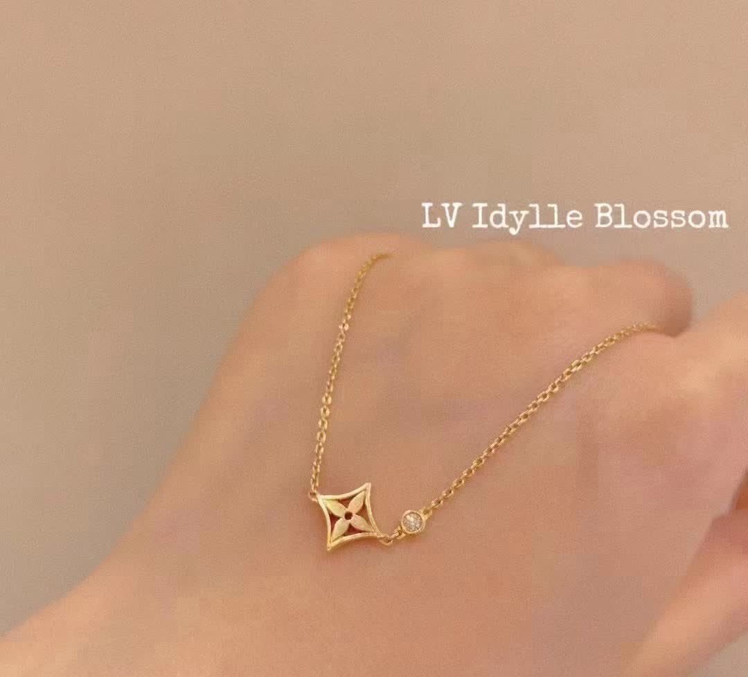 Louis Vuitton Idylle Blossom 18K Gold Diamond Necklace